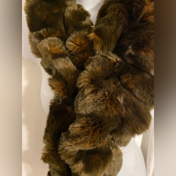 Donna Salyers Fabulous Furs Luxe Brown Faux Fur Curled Elastic Loop Neck Scarf - Picture 2 of 4